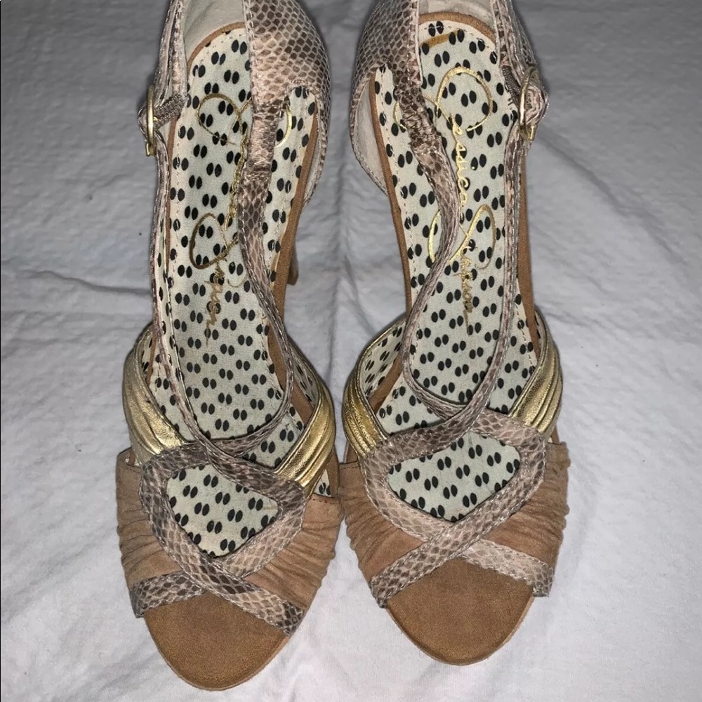JESSICA SIMPSON BROUGE BEIGE/GOLD LEATHER MARYJANE